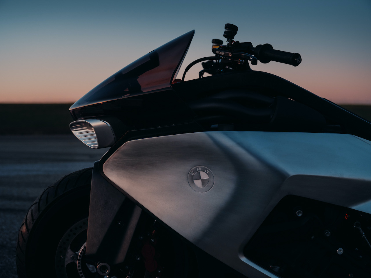 P90640435_highRes_bmw-motorrad-vision-